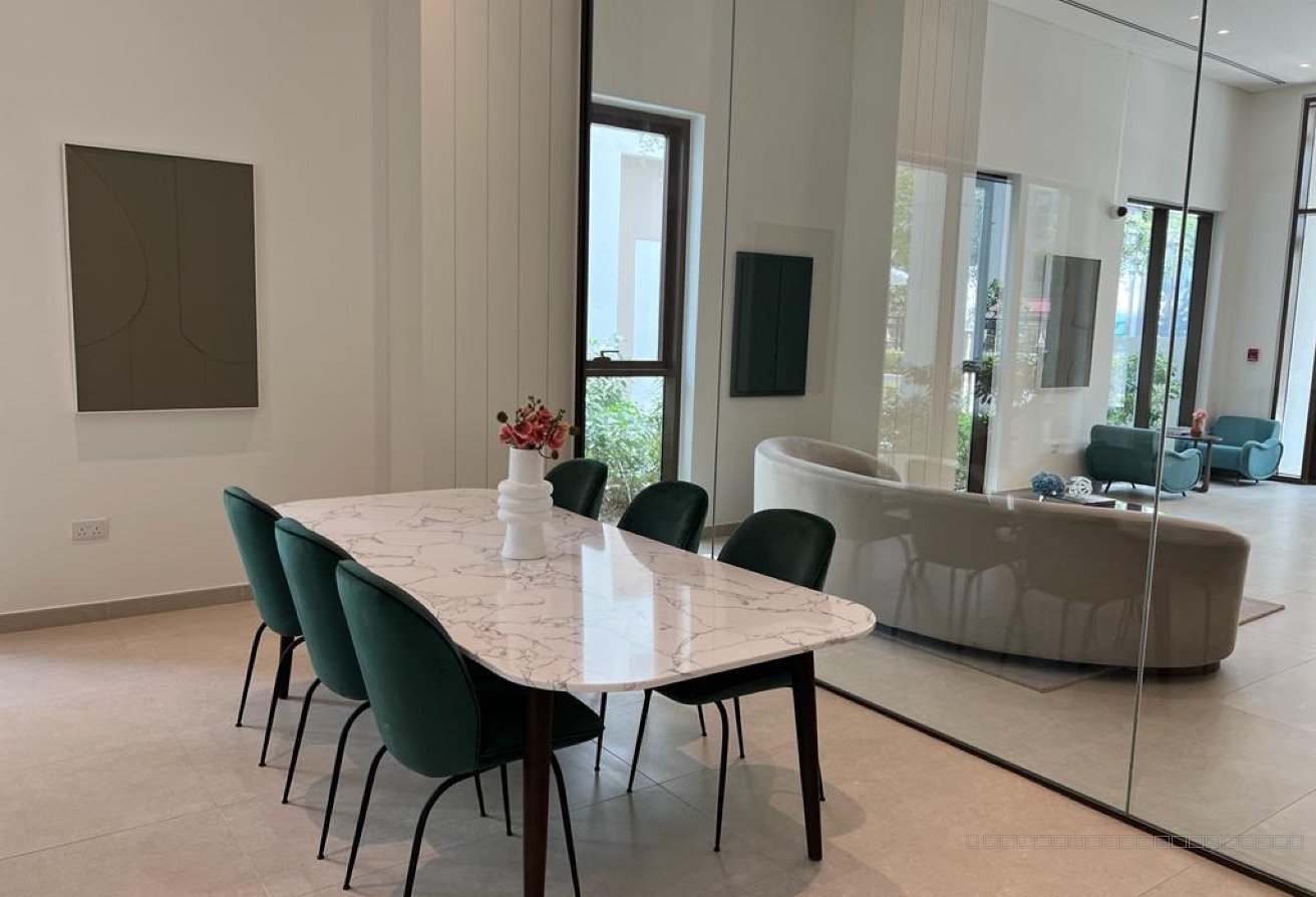 1BR Apartment in Creek Harbour